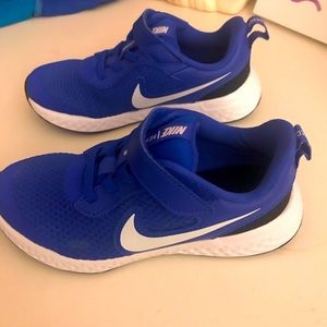 Nike boys sneakers, size 11, NWOT